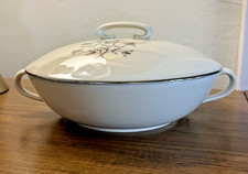 Lenox Princess China Round Covered Vegetable Bowl 8 5/8