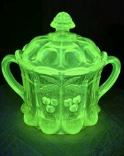 Antique Mosser Cherry And Cable Thumbprint Yellow Uranium Glass Biscuit / Cookie picture