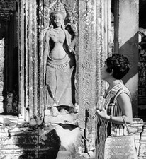 Writer Seiko Tanabe visit Angkor Wat circa December 1964 Angkor Ca- Old Photo picture