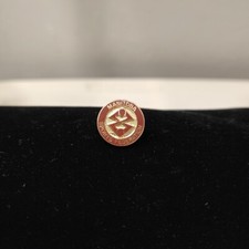 Vintage Manitoba Sports Federation Canada Pin Enamel Travel Souvenir Hat Lapel picture