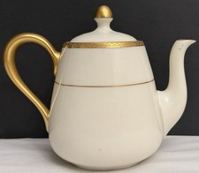 Lenox The Bailey, Banks & Biddle Co. Decorative Teapot W/ Lid 934/E 81 READ Chip picture