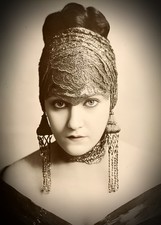 GLORIA SWANSON  - Iconic Image of the Quintessential Actress - 5 x 7 in Print picture