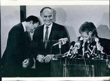 1987 Seattle Dan Evans Nancy Press Conference Historic Vintage Photo 8x10 picture