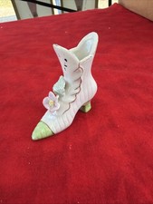 VINTAGE MINIATURE PORCELAIN DECORATIVE HIGH-TOP SHOE FIGURINE MADE IN JAPAN (T78 picture