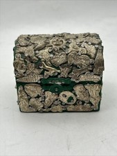 Vintage Chema El Milagro Del Arte Green Wooden Trinket Box 3x2.25x2.5” picture
