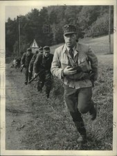 1954 Press Photo German Border Police races down a country lane in Kassel picture