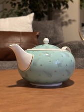 VTG 1940's WEDGWOOD WINDRUSH W 5973 HAND PAINTED BONE CHINA TEAPOT picture