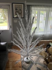 Beautiful Gorgeous 6 Foot Aluminum Christmas Tree With Working Rotating Stand picture