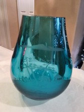 VTG THICK CHINESE ART GLASS VASE VIBRANT TEAL ETCHED ASIAN SCENES CHIC L1 picture