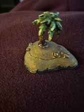 Vintage Retired MONET “Palm Tree On Island” Collectible Enamel Sachet Box picture