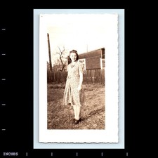 Old Vintage Photo WOMAN IN YARD 1912 picture