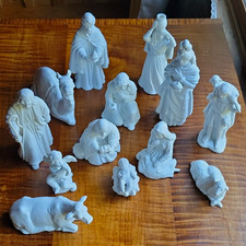 Avon Nativity Collectibles Vintage White Porcelain Nativity Set 13pc 1987 picture