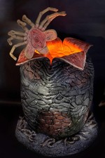 NECA Aliens 1986 Alien Egg & Facehugger Life Size Collectible Prop Replica LED picture