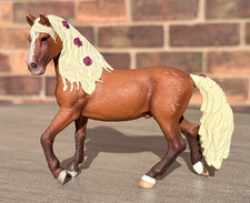 Schleich Paso Fino Stallion Sooty Palamino With Purple Flowers In Mane picture