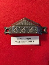 VINTAGE 1870's CAST IRON CABINET DRAWER PULL HANDLE, ANTIQUE HARDWARE LOT #224 picture