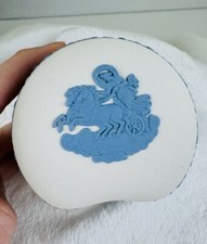 VTG Wedgwood Jasperware White Blue Trinket Box Aurora’s Chariot Bean Shape picture