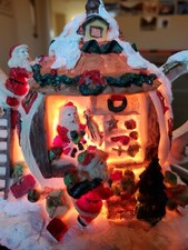 Santa's Workshop Teapot House Resin Lights Up 8