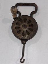 VINTAGE HANDHELD CRANK CAST IRON ROPE TWINE MAKER/TWISTER TOOL WOOD HANDLE HOOK picture