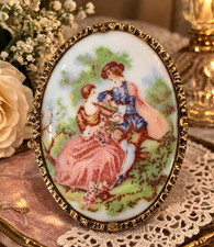 VTG Fragonard White Lilac Perfume Compact Courting Couple Victorian Oval Pendant picture