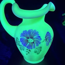 Gorgeous Vintage Fenton Burmese Satin Ribbed Optic Hibiscus Pitcher Signed QVC picture
