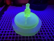 L.E. Smith Art Deco Powder Jar, 1930’s Uranium UV Glow Green Satin Glass picture
