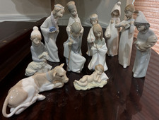 Lladro Children's Nativity Set 11 pieces Retired Glossy Finish Excellent picture