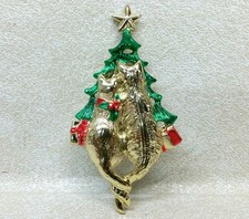 Vintage AJC Gold Tone And Enameled Cat Brooch Christmas Theme picture