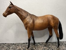 Breyer Model Horse #420 Touch of Class Famous Bay Thoroughbred Mare 1986-1988 picture