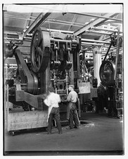 Photo:T.R. Shipp Atwater Kent Factory Machinery 1928 picture