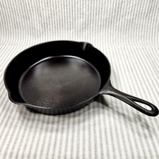 Vintage Cast Iron Skillet, #9 GRISWOLD (Slant) (1906–1912) ~RESTORED (No Spin) picture