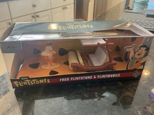 JADA Toys FRED FLINSTONE & FLINTMOBILE Diecast # 33382 N.I.B. HOLLYWOOD RIDES ⭐️ picture