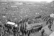 Southampton 1-0 Manchester United Open Top Parade Southampton afte- Old Photo 4 picture