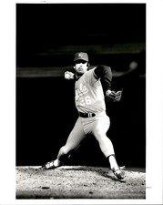 LD283 1988 Original Mitchell Layton Photo STEVE FARR KANSAS CITY ROYALS PITCHER picture