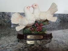 Meerchi pair of white kissing doves in perfect condition w/ roses underneath picture