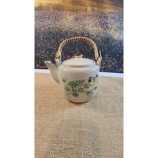 EE-1452.  Vintage frog Teapot picture