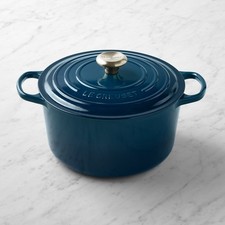 Le Creuset Enameled Cast Iron Signature Deep Round Oven, 6 1/2-Qt. picture