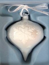 WEDGWOOD WHITE FINIAL OR TEARDROP CHISTMAS ORNAMENT SCARCE - -IN ORIGINAL BOX picture