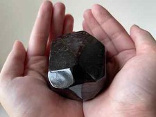 Extra Large Garnet 8 Sides Polished,1.75 to 3