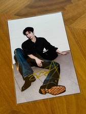 Only 1 Each Authentic Zhang LingHe Autograph Photos 6 Inch 张凌赫亲笔签名照 仅一张 picture