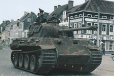 WW II German Photo == Panther Tank picture