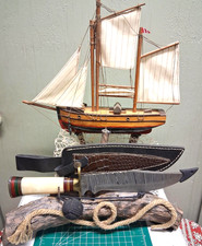 Ship master's knife, Damascus has a stand and sheath, & a (Monkeys fist) New picture