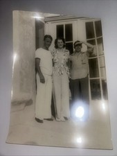 c1940s Vintage Found Photo Of Friends Great style clothing 7”x5” picture