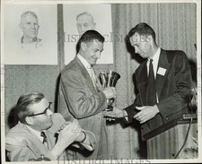 1952 Press Photo Sparky Stalcup gets award for George Edwards from Bruce Drake picture