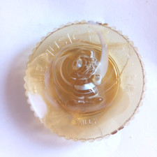 Mosser The Musical Fiddler Slag Glass Plate Clown Willy Amber & White 3.5