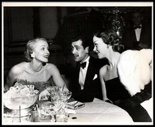 Marlene Dietrich STUNNING PORTRAIT 1940 HOLLYWOOD PARTY BARE SHOULDER PHOTO MA34 picture