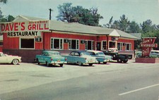 ULMERS SC DAVES RIVERSIDE GRILL 1959 AUTOS VINTAGE ROADSIDE POSTCARD 121724 T picture