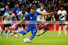 Harry Kane Footballer England Team Signed 7.5 x 5 Photograph *With COA* picture