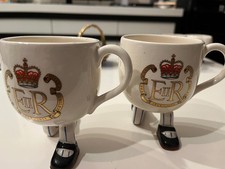 Vintage Carlton Ware Walking Cups Pair Queens Silver Jubilee 1977 EIIR Mugs -TWO picture
