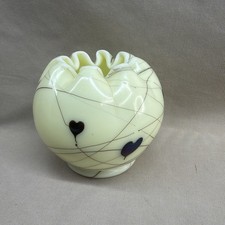 Fenton Hanging Hearts Barber Custard Crimped Rose Bowl Art Glass 1976 picture