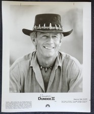 1988 Paul Hogan Crocodile Dundee II Australia Hollywood 8x10 PR Photograph picture